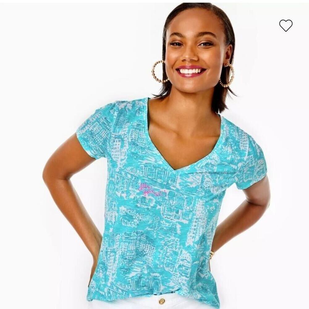 Lilly Pulitzer Etta Tee Shirt Short Sleeve V-Neck Lilly Loves‎ NY Blue XXS NWT